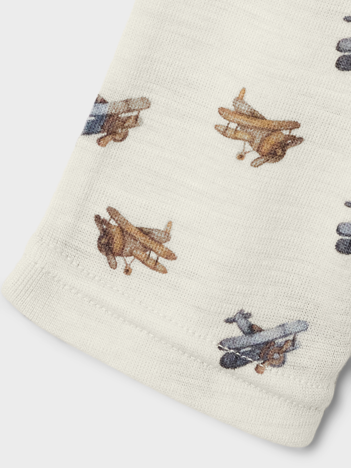 model_shot-front_full